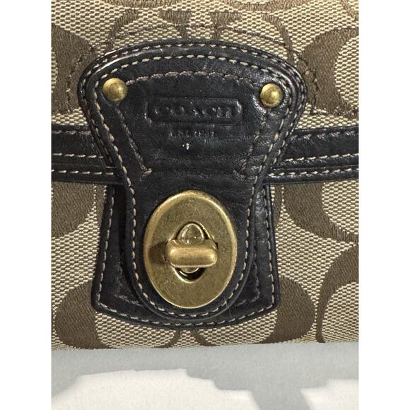Coach Legacy Kisslock Stripe Wallet Turn Lock - Picture 2 of 8